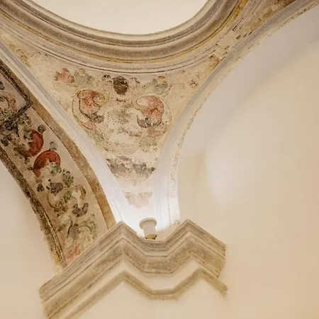 La Ermita - Unico Monumento De 2*