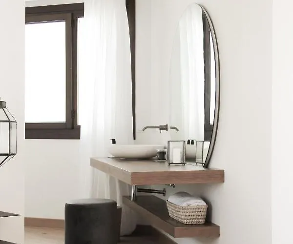 La Ermita - Unico Monumento De 2*